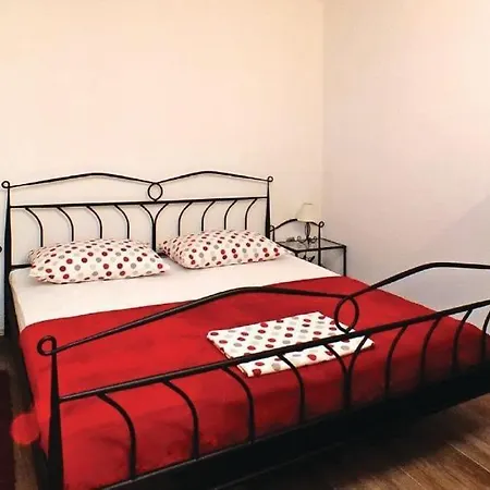 فيلة Angela Vinišće