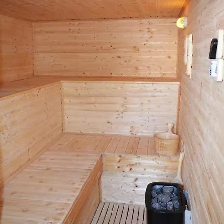 فيلة Angela Vinišće